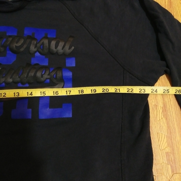 Universal Studios Est. 1912 Classic Graphic Quikflip Black Hoodie to Backpack XL - Picture 4 of 11